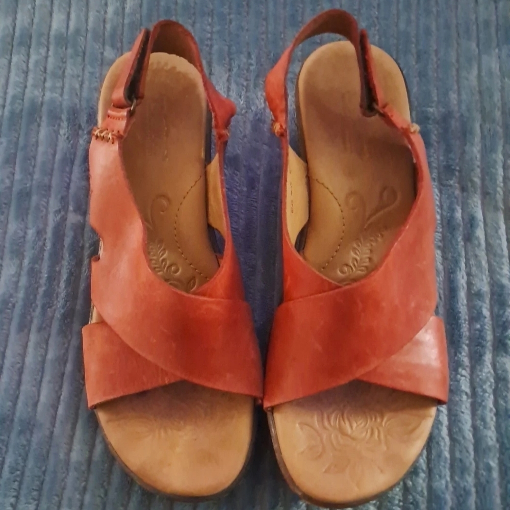 Born Sandals Womens 8 Reddish Brown Leather Wedge Open Toe Comfort Chic